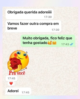 Print de conversa com cliente elogiando as t-shirts